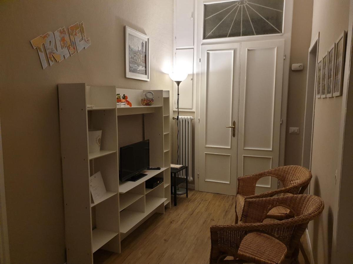 Voi Da Noi Intero Appartamento Con Parcheggio Privato Torno Exterior photo